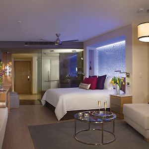 Club Junior Suite